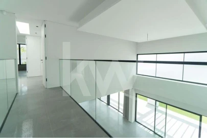 Moradia T4 para Venda em Quarteira