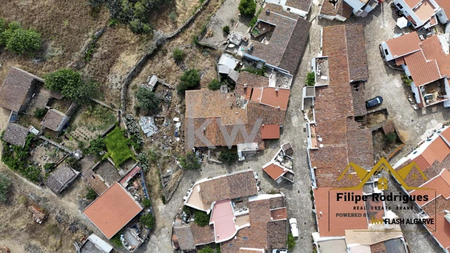 Moradia T4 para Venda em Odeleite Foto 2