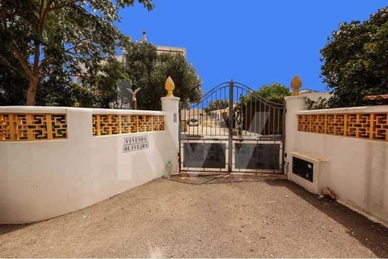 Moradia T4 para Venda em Ferreiras Foto 7