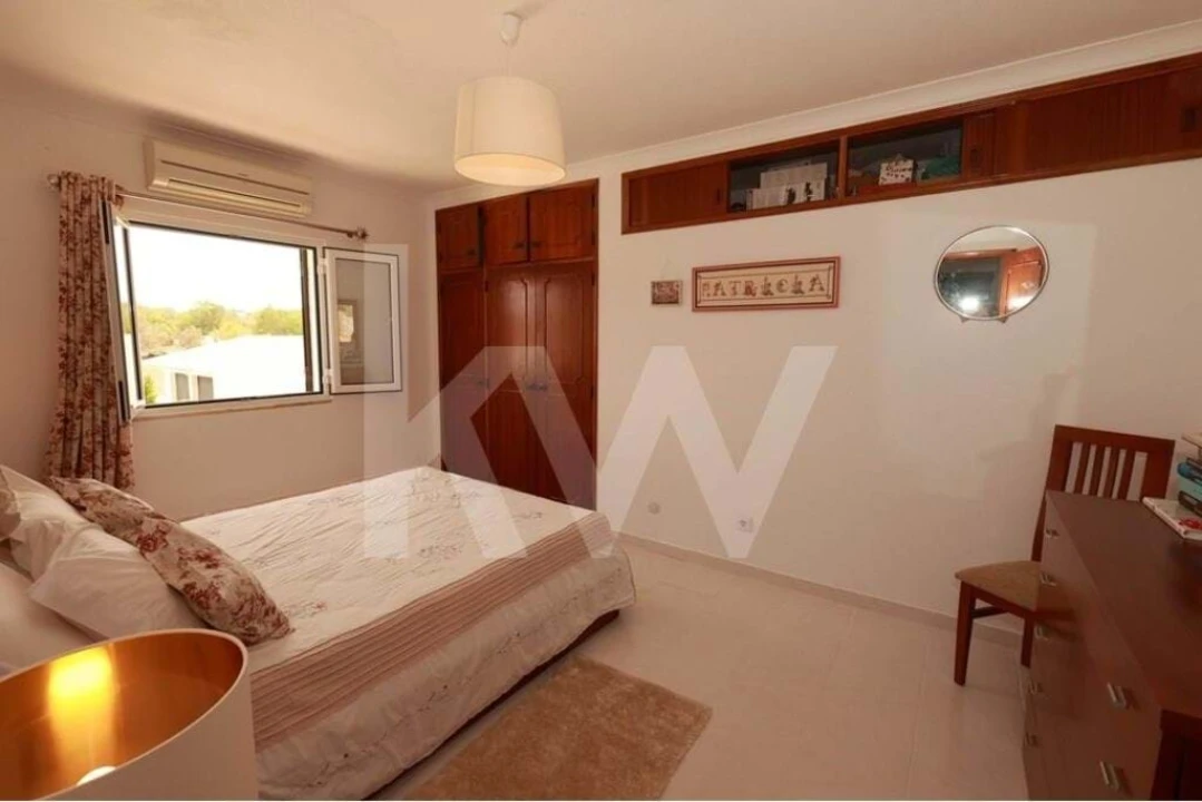 Moradia T4 para Venda em Ferreiras Foto 32