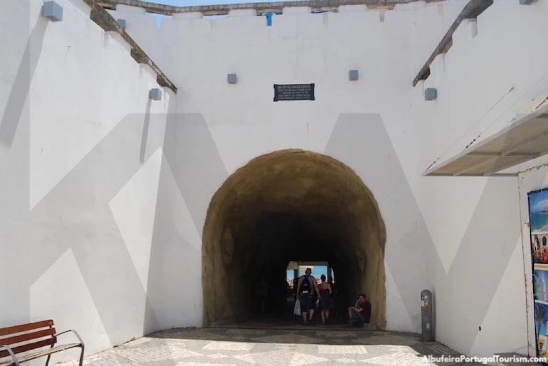 Moradia T4 para Venda em Albufeira e Olhos de Água Foto 14