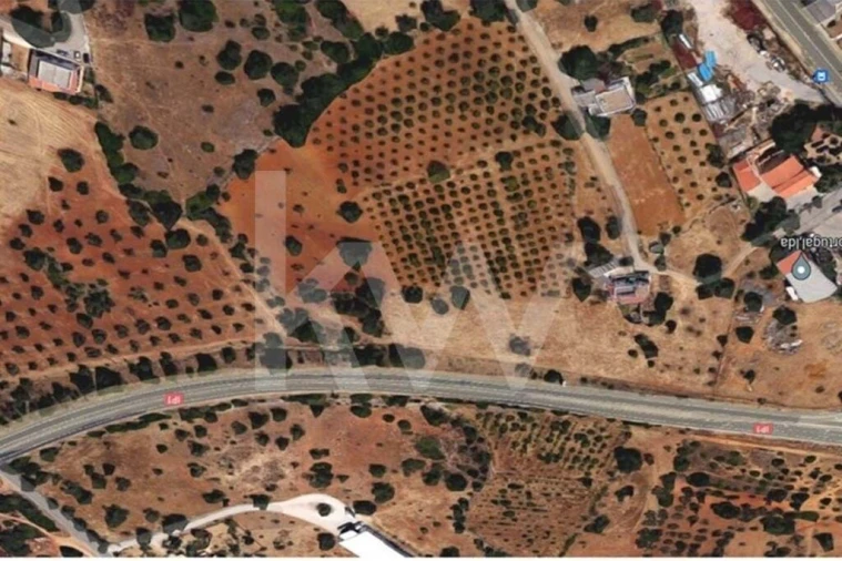 Terreno para Venda em Santa Barbara de Nexe Foto 3