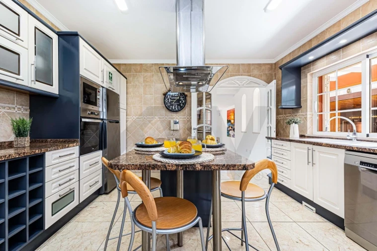 Moradia T4 para Venda em Porches Foto 41