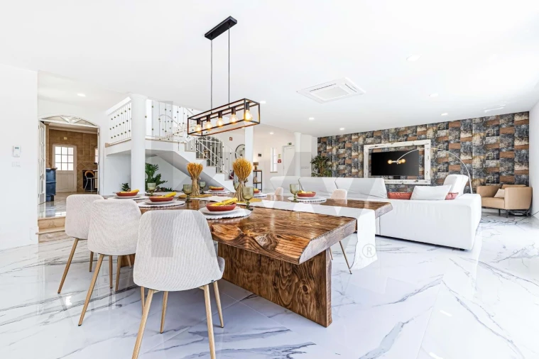 Moradia T4 para Venda em Porches Foto 11