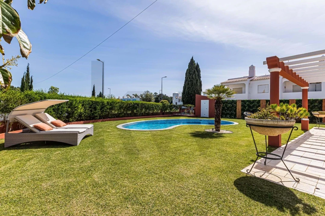 Moradia T4 para Venda em Porches Foto 3