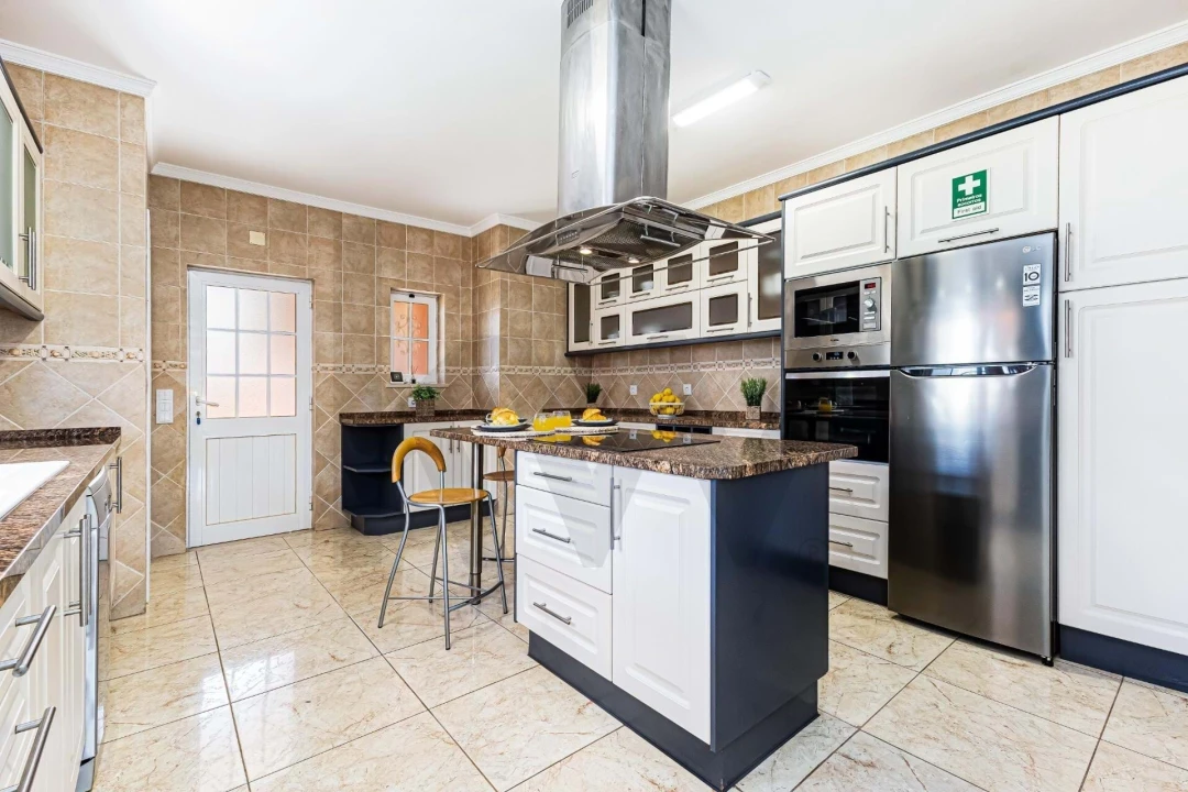 Moradia T4 para Venda em Porches Foto 39