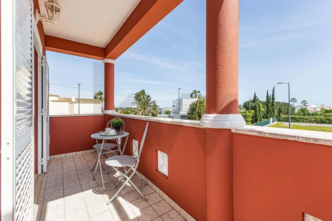 Moradia T4 para Venda em Porches Foto 18