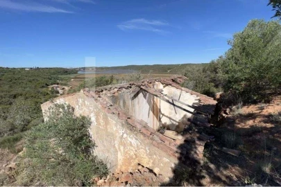 Moradia T1 para Venda em Estômbar e Parchal