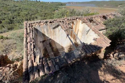 Moradia T1 para Venda em Estômbar e Parchal
