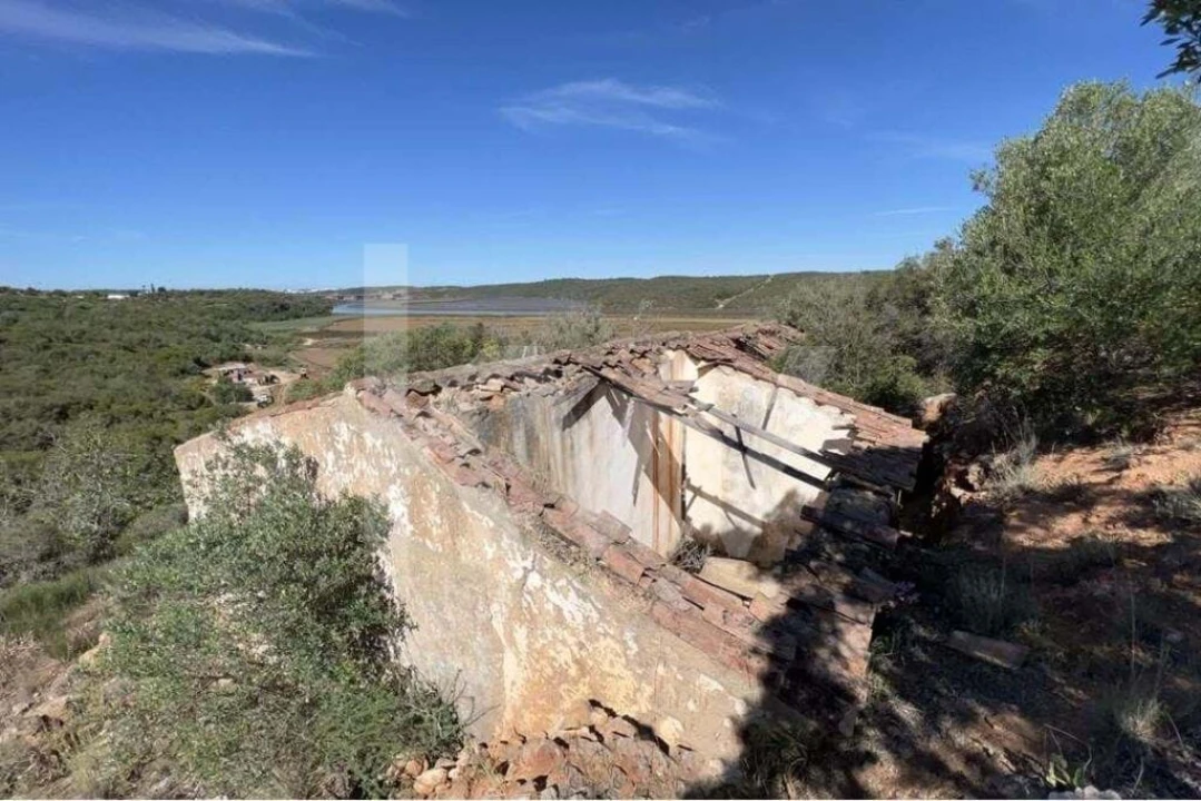 Moradia T1 para Venda em Estômbar e Parchal Foto 4
