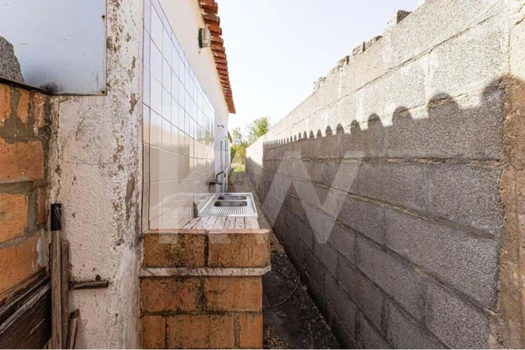 Moradia T4 para Venda em Lagos (São Sebastião e Santa Maria) Foto 13
