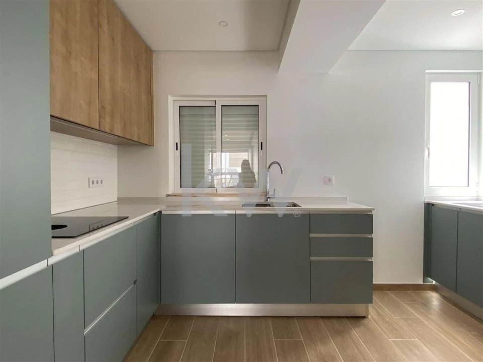 Apartamento T2 para Venda em Quarteira Foto 3