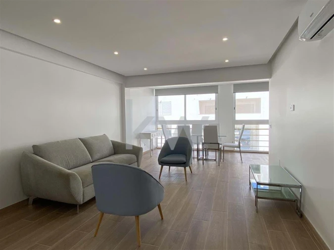 Apartamento T2 para Venda em Quarteira Foto 9