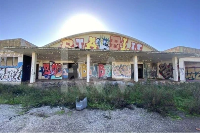 Terreno para Venda em Quelfes