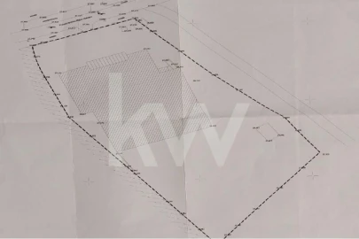 Terreno para Venda em Quelfes