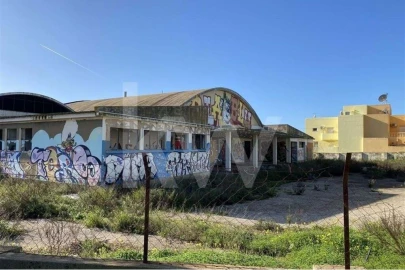 Terreno para Venda em Quelfes