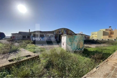 Terreno para Venda em Quelfes