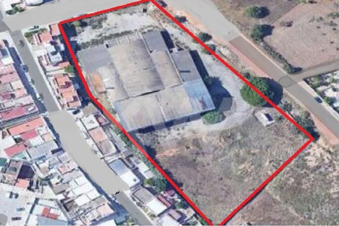 Terreno para Venda em Quelfes Foto 12