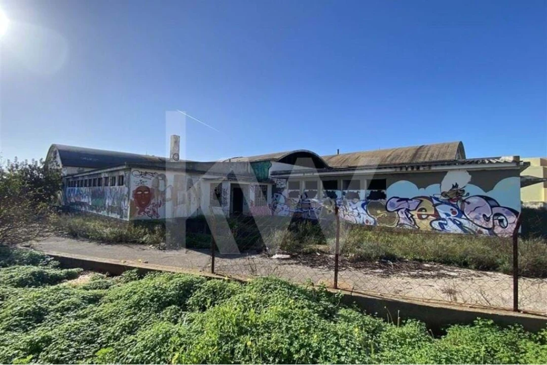 Terreno para Venda em Quelfes Foto 4