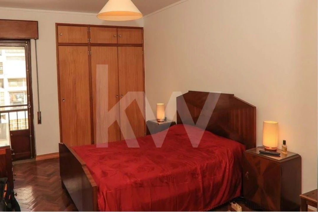 Apartamento T4 para Venda em Portimão Foto 16