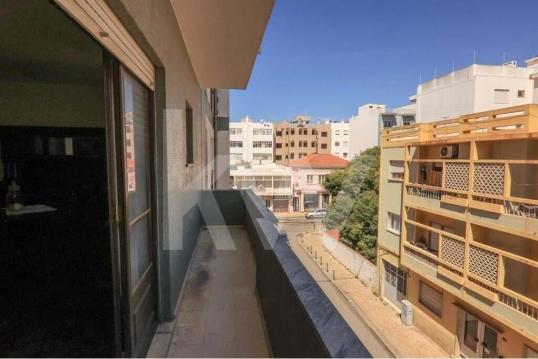 Apartamento T4 para Venda em Portimão Foto 8
