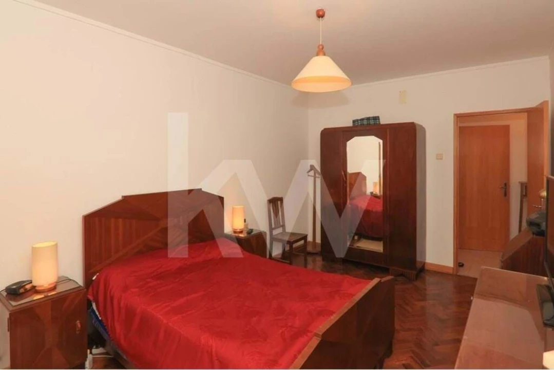 Apartamento T4 para Venda em Portimão Foto 12