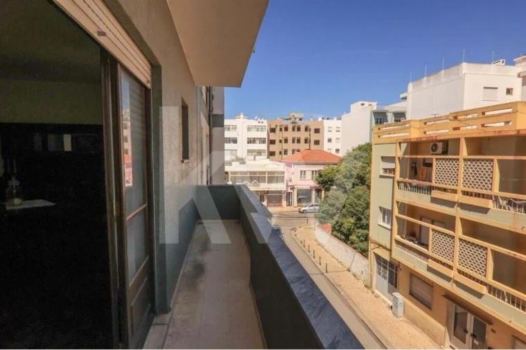 Apartamento T4 para Venda em Portimão Foto 8
