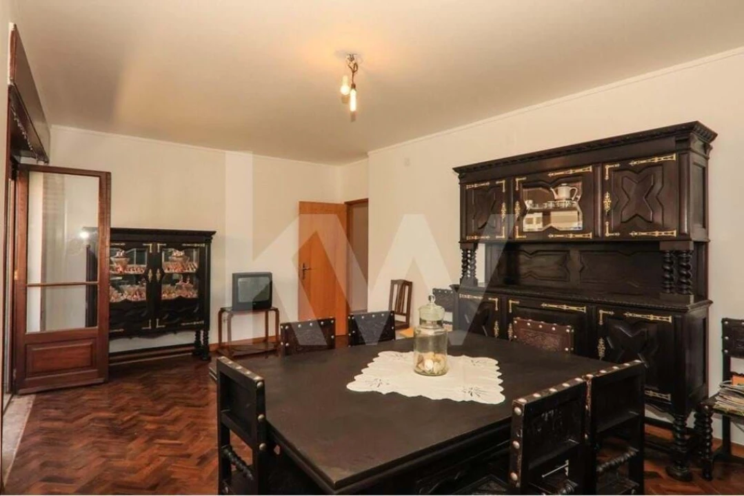 Apartamento T4 para Venda em Portimão Foto 3