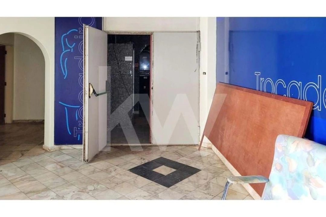 Negócio para Venda em Armação de Pera Foto 2