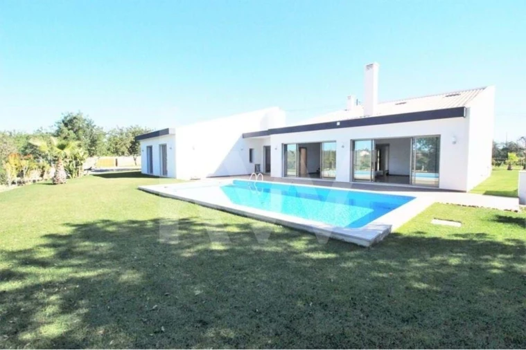 Moradia T7 para Venda em São Silvestre Foto 10