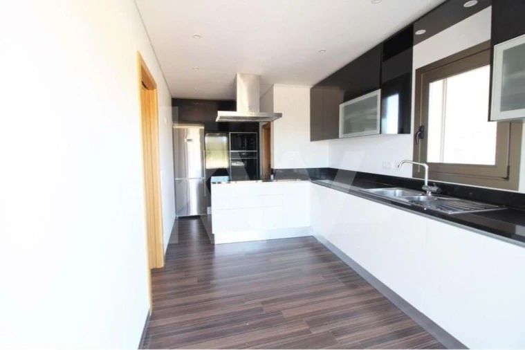 Moradia T7 para Venda em São Silvestre Foto 35