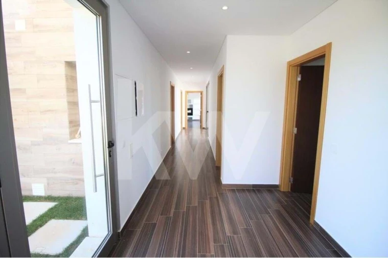 Moradia T7 para Venda em São Silvestre Foto 20