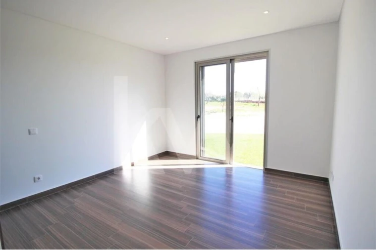 Moradia T7 para Venda em São Silvestre Foto 55