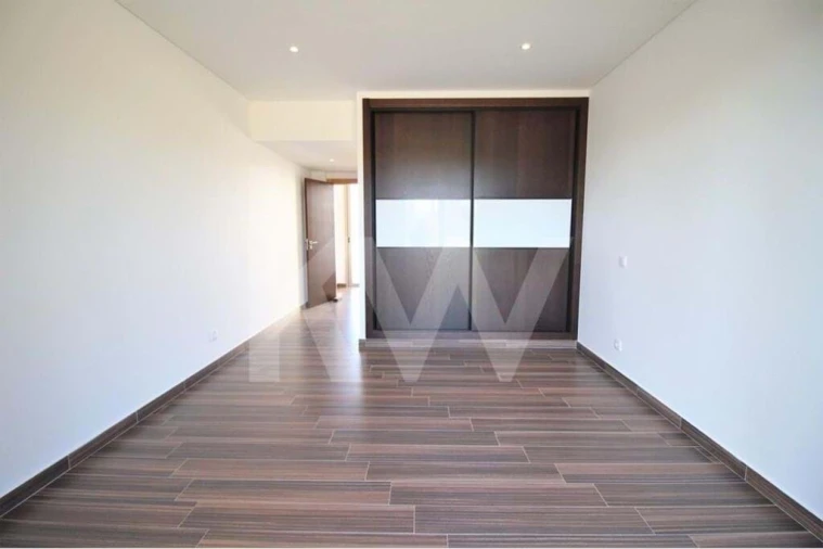 Moradia T7 para Venda em São Silvestre Foto 39