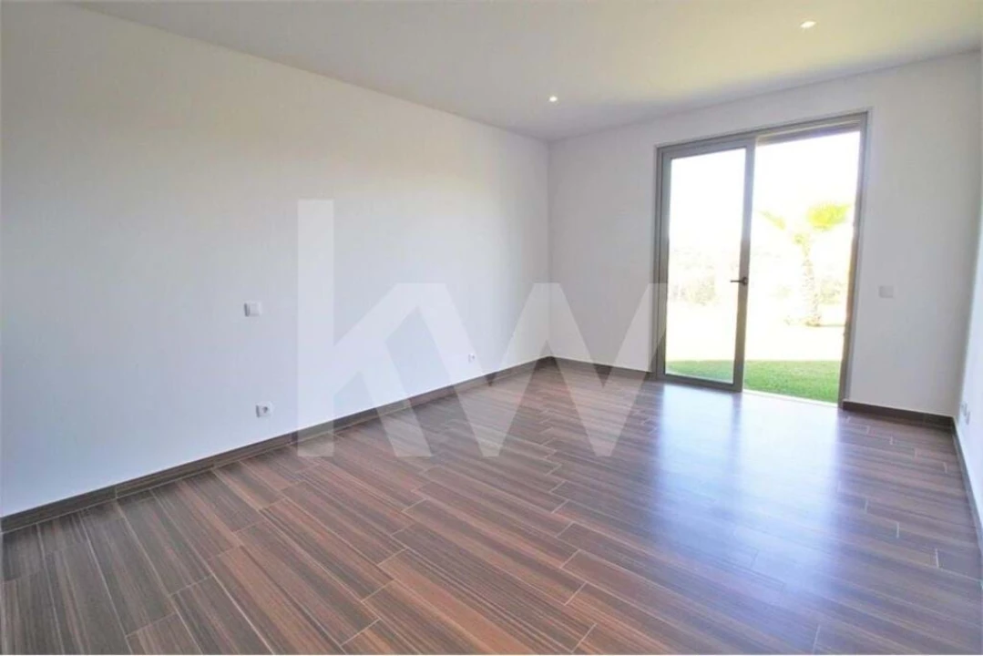 Moradia T7 para Venda em São Silvestre Foto 30
