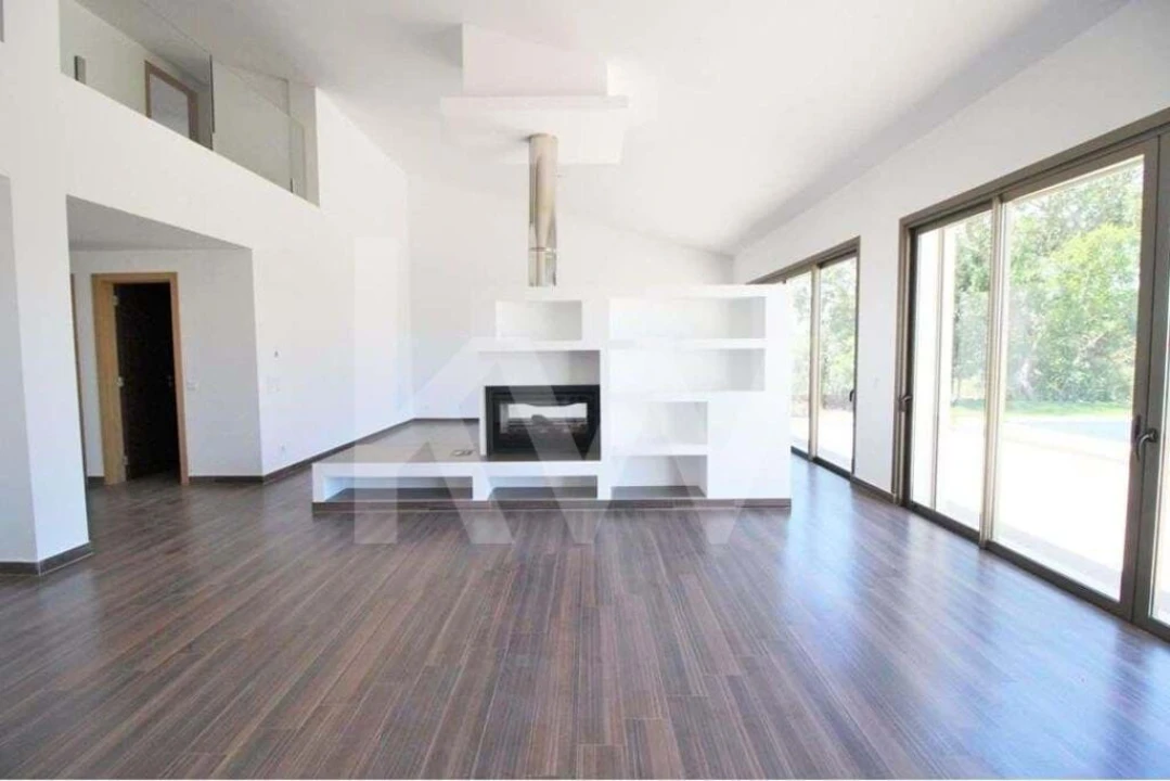 Moradia T7 para Venda em São Silvestre Foto 24
