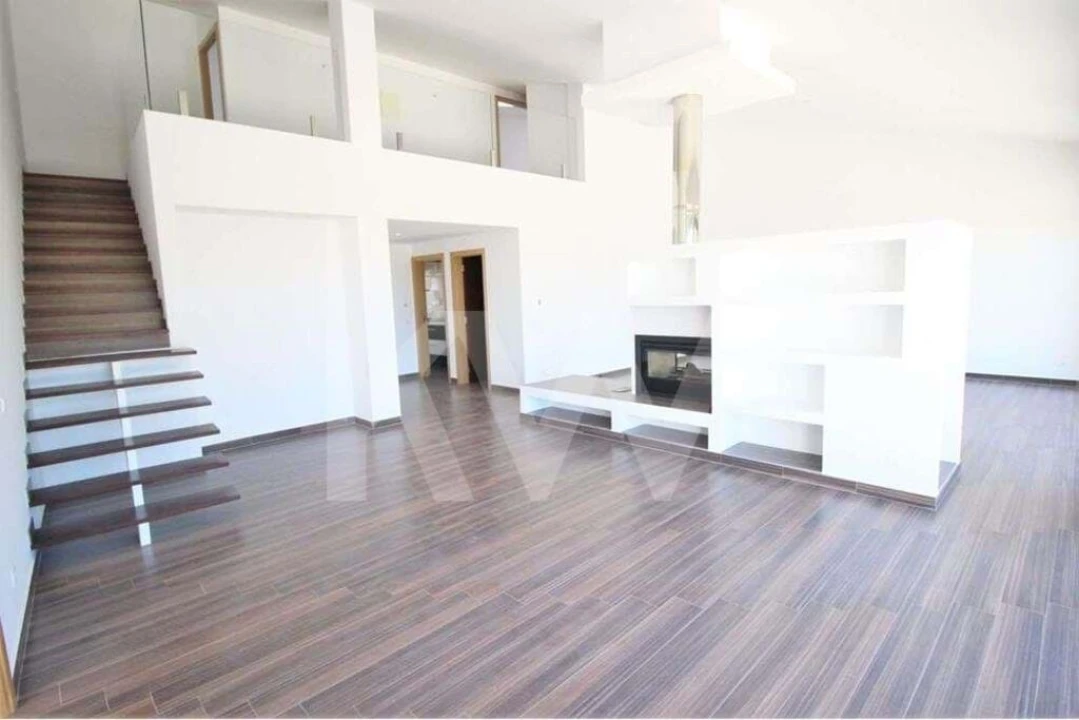 Moradia T7 para Venda em São Silvestre Foto 26