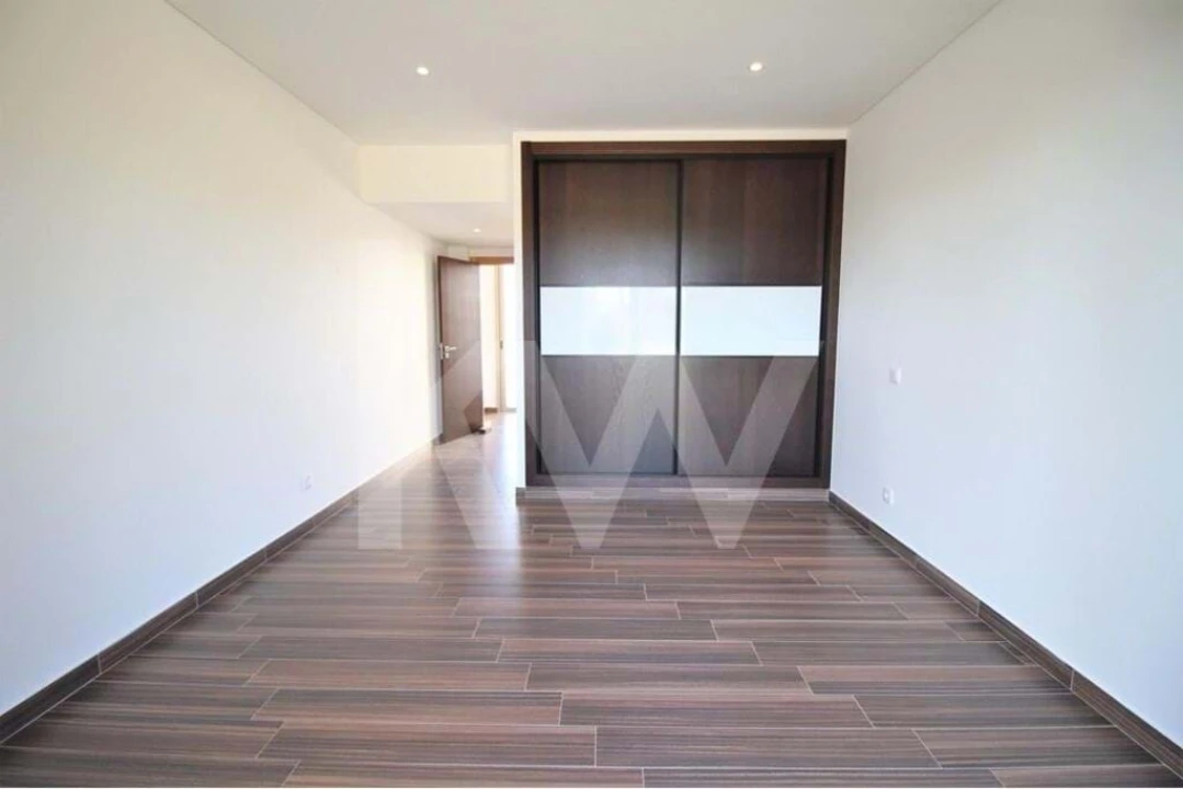 Moradia T7 para Venda em São Silvestre Foto 39