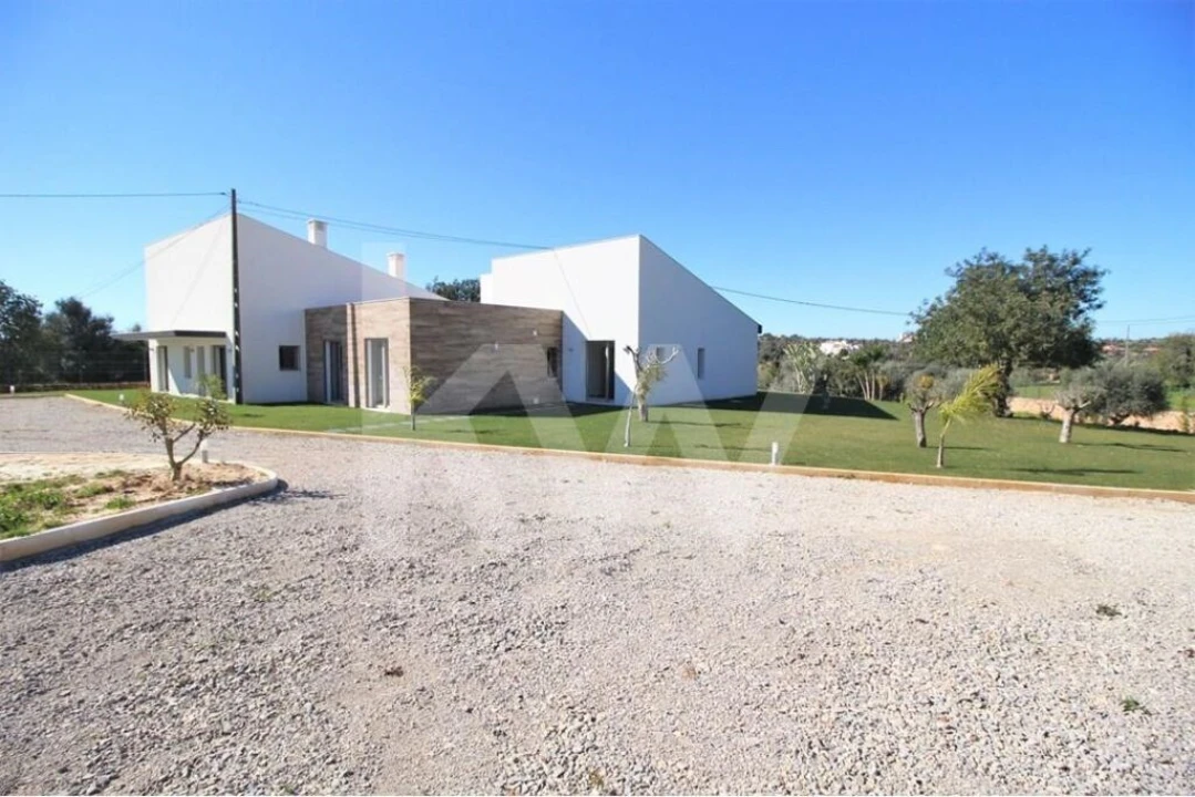 Moradia T7 para Venda em São Silvestre Foto 59