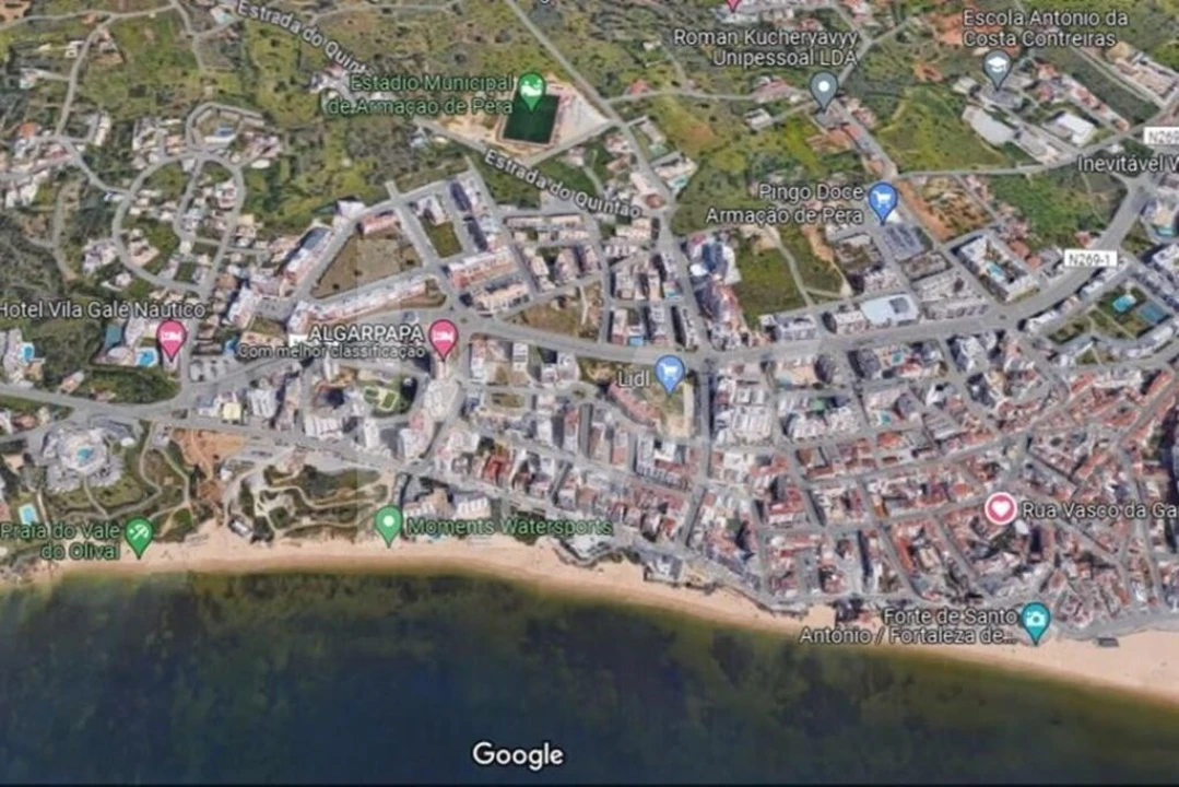 Moradia T3 para Venda em Armação de Pera Foto 21