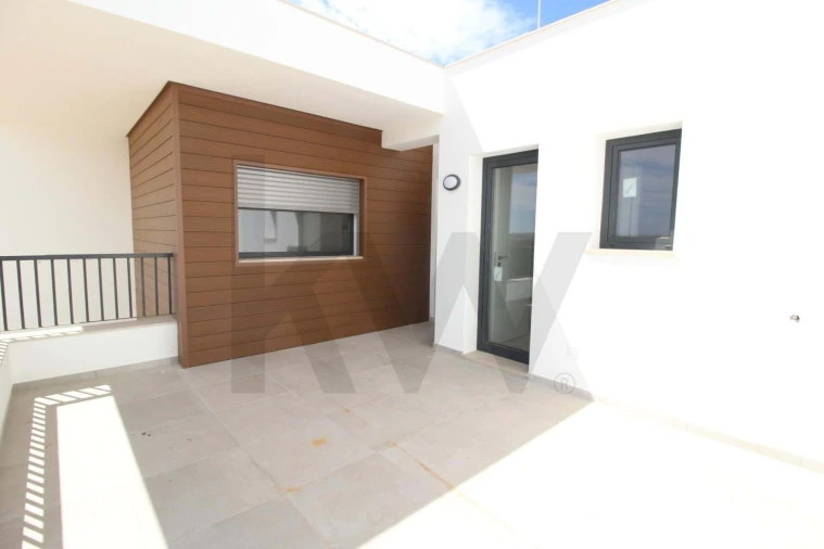 Moradia T3 para Venda em Armação de Pera Foto 8