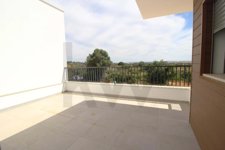 Moradia T3 para Venda em Armação de Pera Foto 6