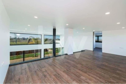 Moradia T5 para Venda em Guia