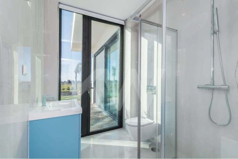 Moradia T5 para Venda em Guia Foto 32