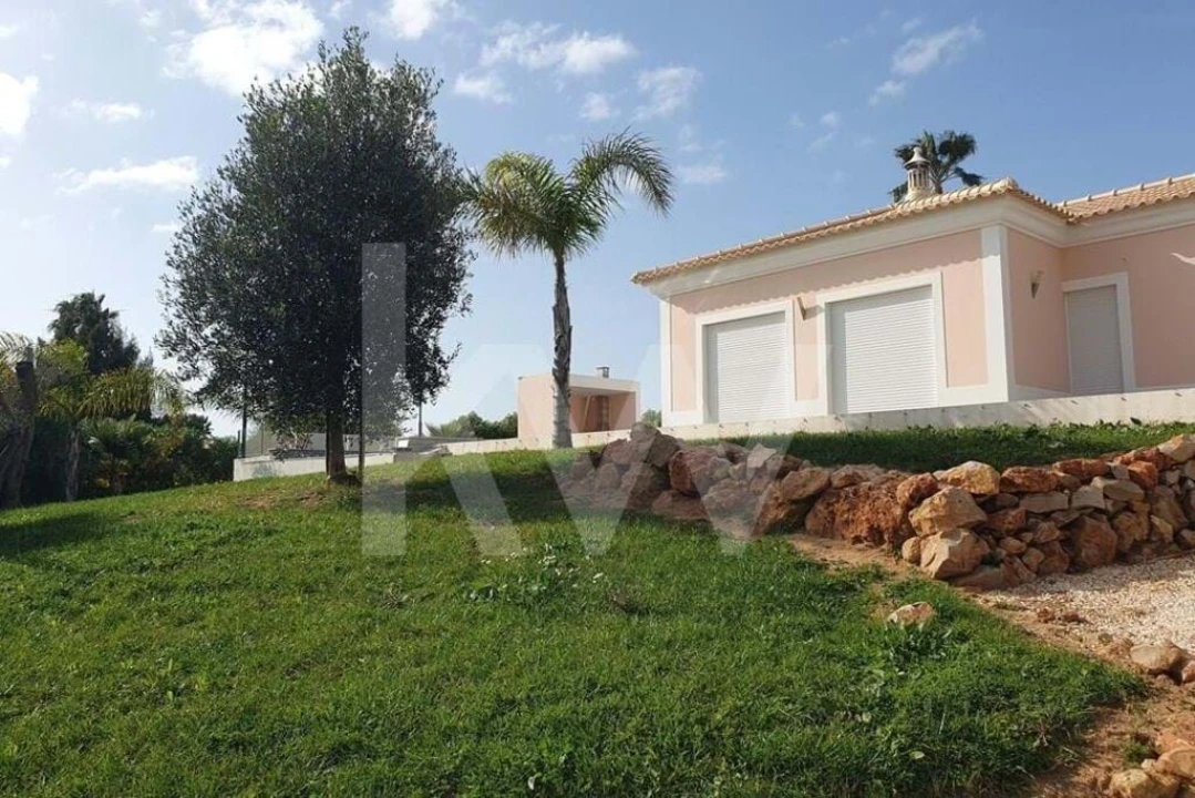 Moradia T3 para Venda em Odiaxere Foto 4