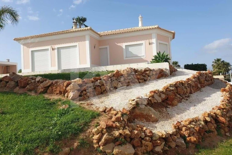 Moradia T3 para Venda em Odiaxere Foto 2