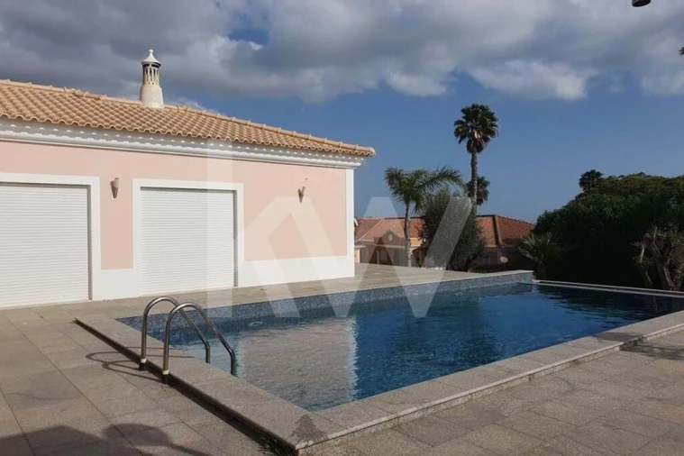 Moradia T3 para Venda em Odiaxere Foto 3