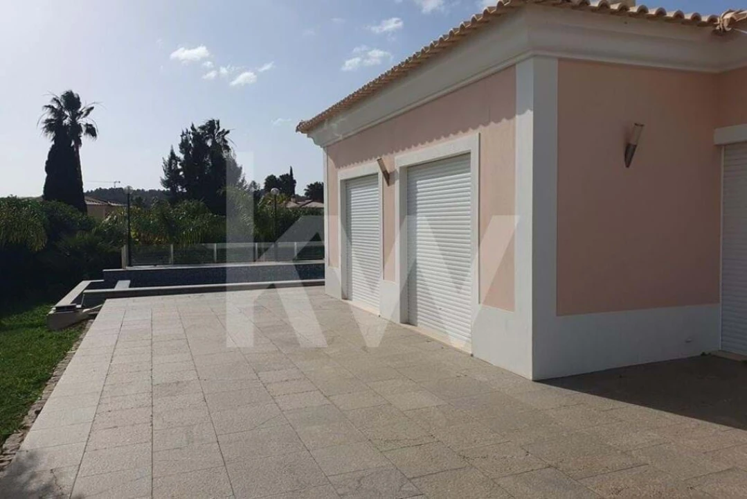 Moradia T3 para Venda em Odiaxere Foto 5