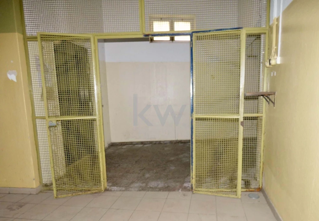 Armazém para Venda em Lagos (São Sebastião e Santa Maria) Foto 16