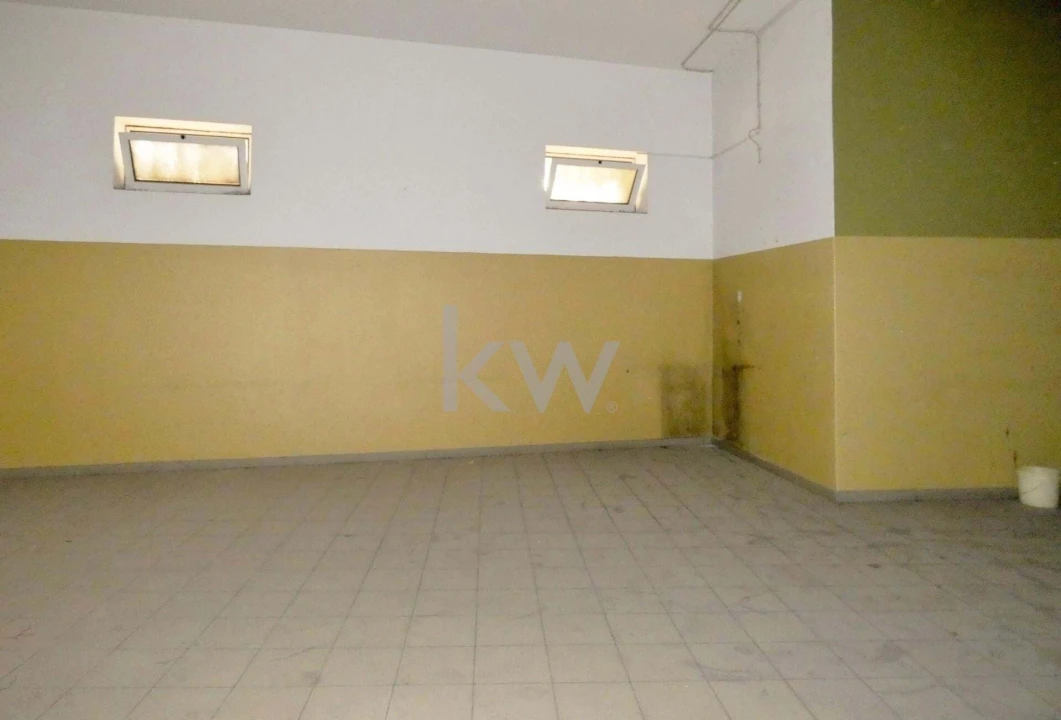 Armazém para Venda em Lagos (São Sebastião e Santa Maria) Foto 11